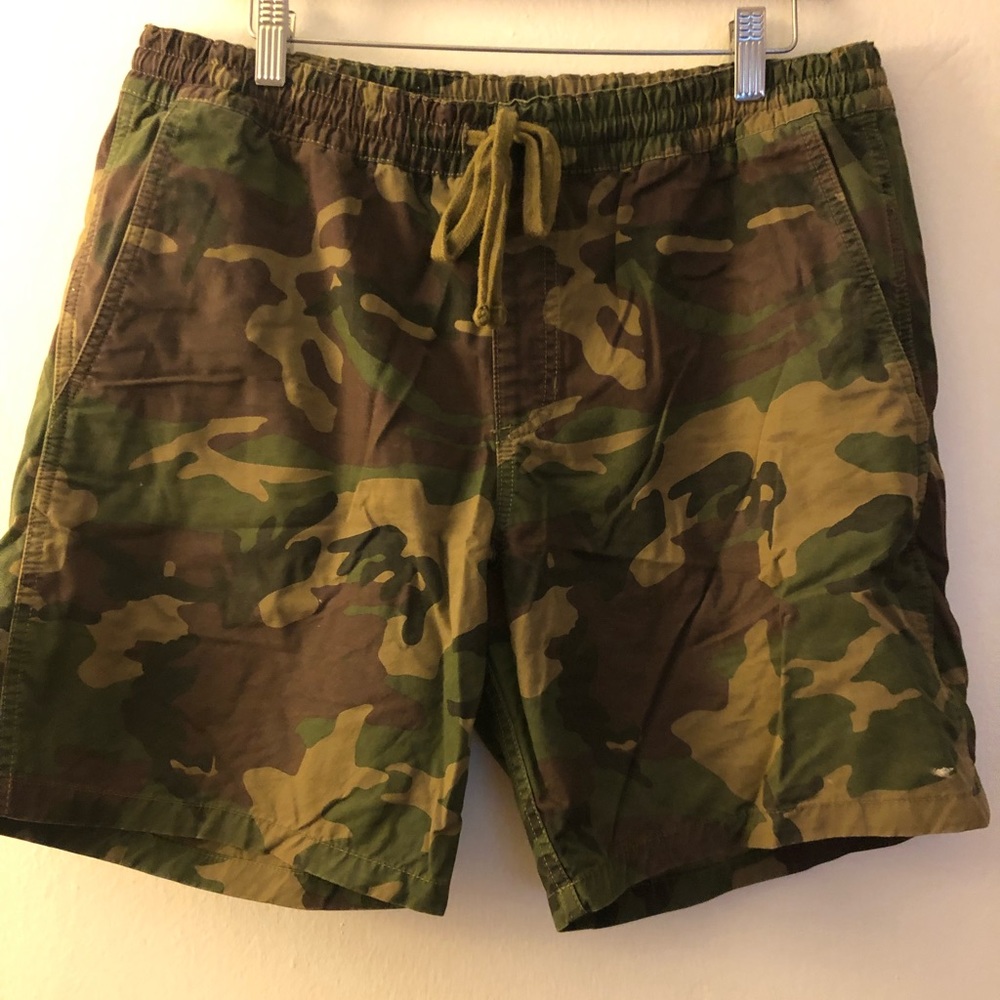 Vans camo drawstring shorts size L